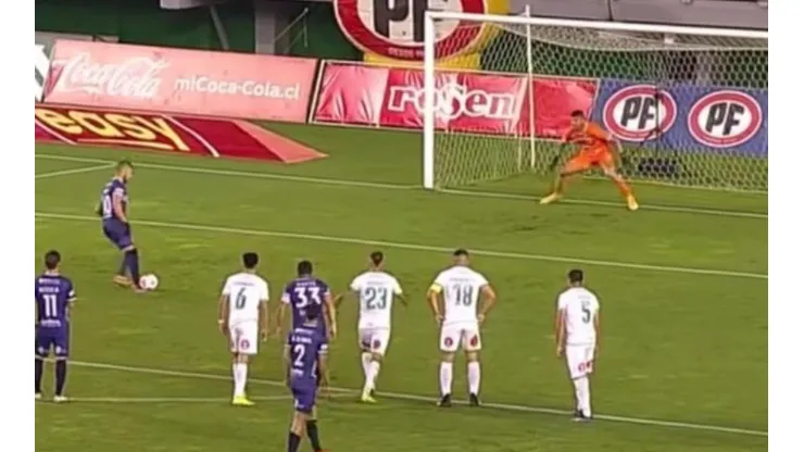 Bryan Taiva desperdició un penal lanzándolo como el Kun Agüero