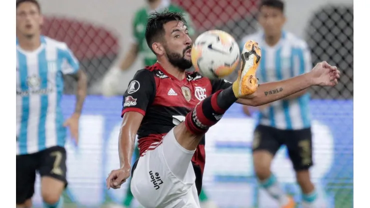 Mauricio Isla jugará por primera vez en Chile a nivel de clubes
