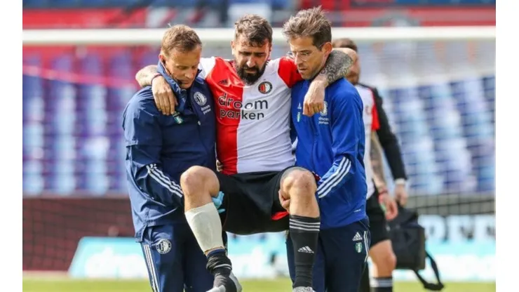 Lucas Pratto sufre grave lesión en la Eredivisie