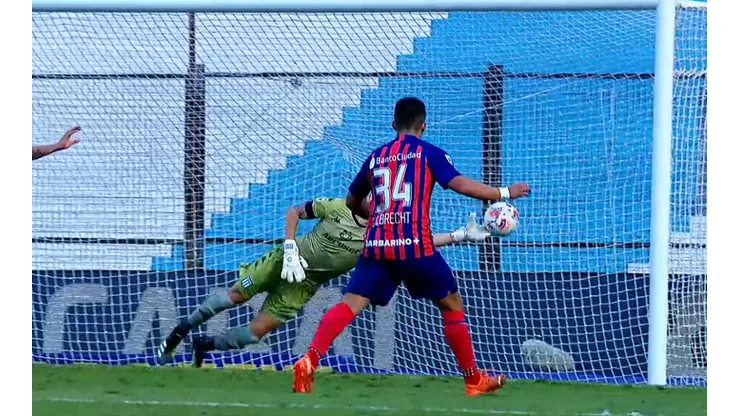Tremenda volada de Arias en el importante triunfo de Racing contra San Lorenzo.