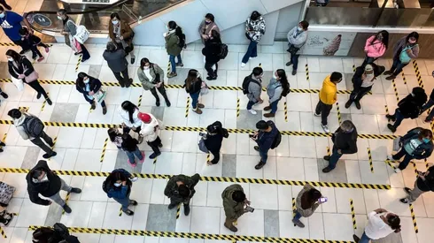 Los malls vivieron aglomeraciones luego del paso de algunas comunas a Fase 2.