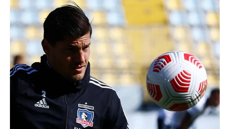 Miiko Albornoz debuta como titular en Colo Colo. ¿Habrá entendido todos los menajes?