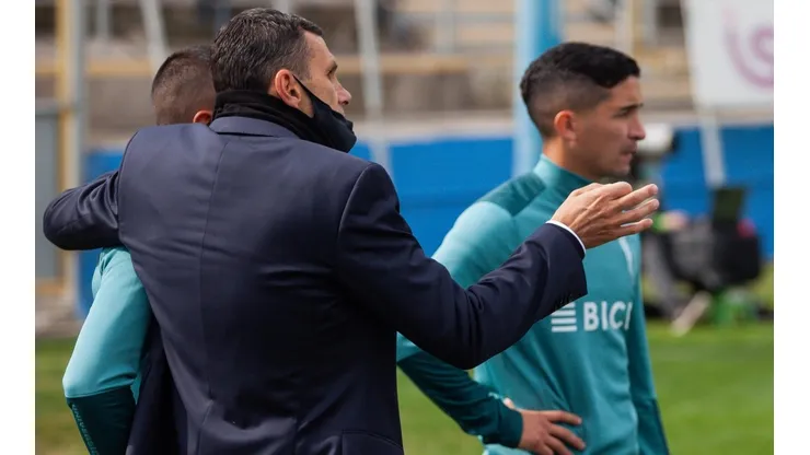 Gustavo Poyet se alivia por ver al plantel de la Católica entendiendo su idea