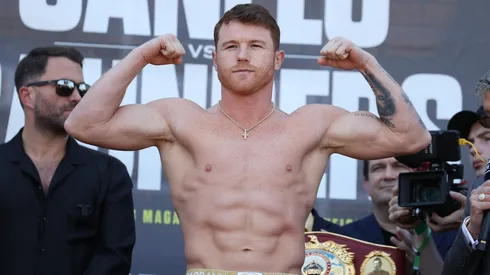 Saúl Álvarez no tuvo problemas en el pesaje previo a la pelea ante Billy Joe Saunders.