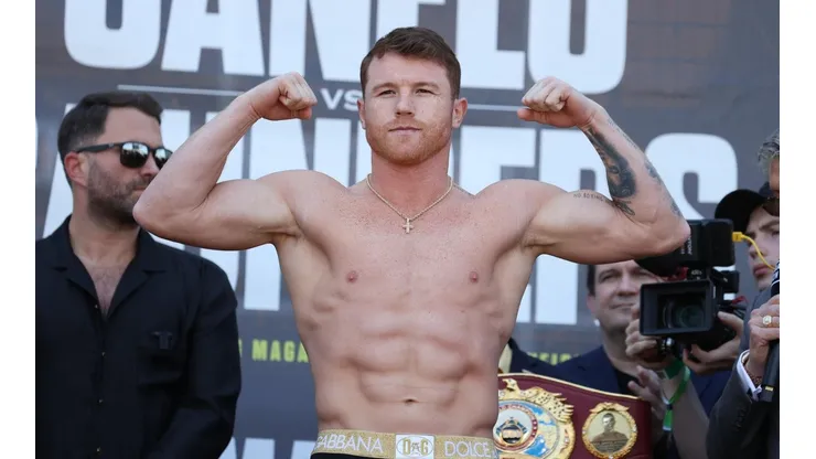 Saúl Álvarez no tuvo problemas en el pesaje previo a la pelea ante Billy Joe Saunders.