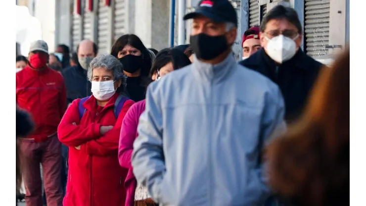 ANTOFAGASTA: Fila para entrar a un banco