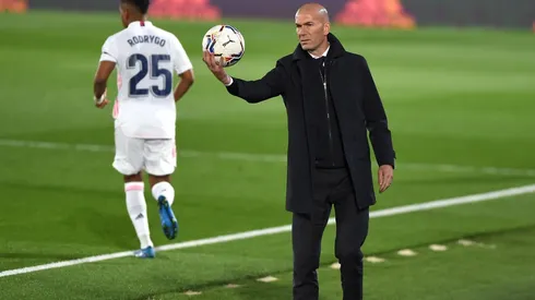 Zinedine Zidane puede meditar salir de Real Madrid.