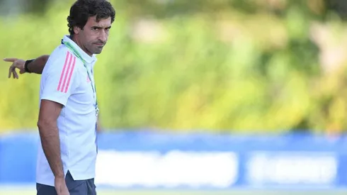 Raúl González dirige al Real Madrid Castilla actualmente.