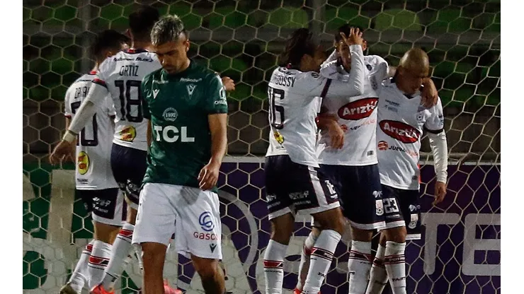 Melipilla dejó a Wanderers solo en el fondo