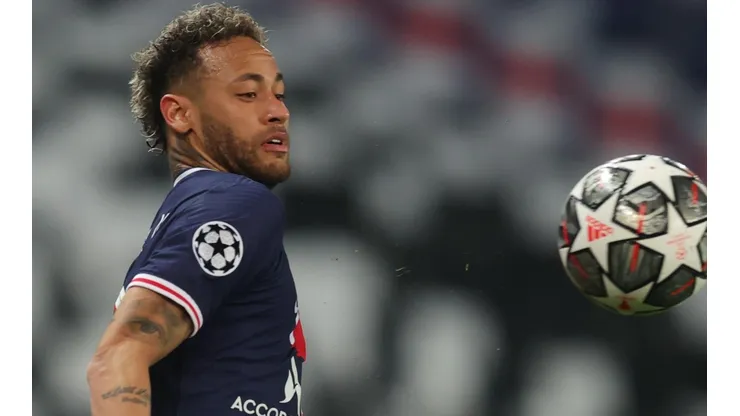 Neymar aún no firma su renovación con el PSG.