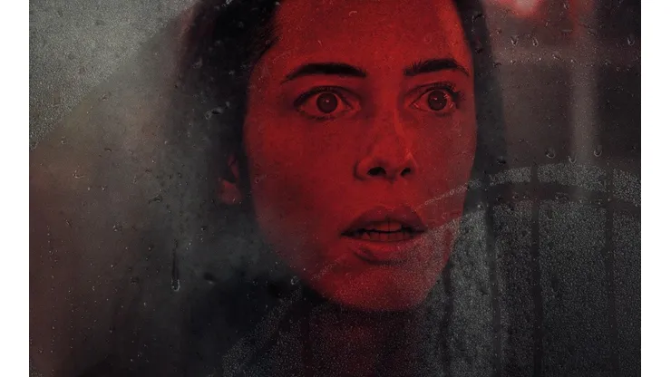 Rebecca Hall ha tenido una activa pandemia, ya se vio en Godzilla vs. Kong y ahora en La Casa Oscura.