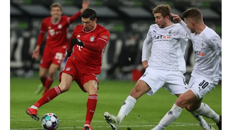 De la mano de Robert Lewandowski, que lleva 36 goles en 26 partidos, el Bayern tiene casi asegurado el título.