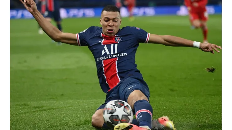 Mbappé no ha renovado con el PSG por lo que el elenco francés busca a Mohamed Salah