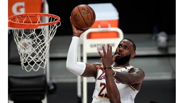 LeBron James es el nuevo accionista del Málaga de España.
