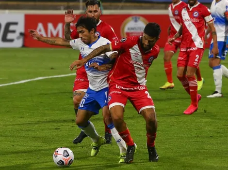 Formación de la UC para lavar sus heridas en la Copa