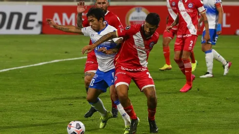 Edson Puch será titular en la Católica para enfrentar a Nacional en Copa Libertadores