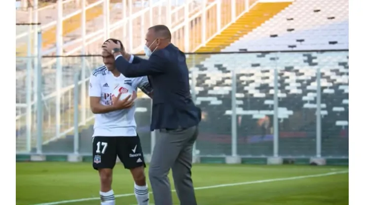 Gabriel Suazo y Rafael Dudamel en su intercambio en el Superclásico.