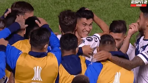 Asistencia de Pablo Galdames y gol de Vélez a La Calera en Copa Libertadores.