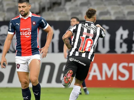 ¡Golazo! Mineiro gana con palomita de Edu Vargas