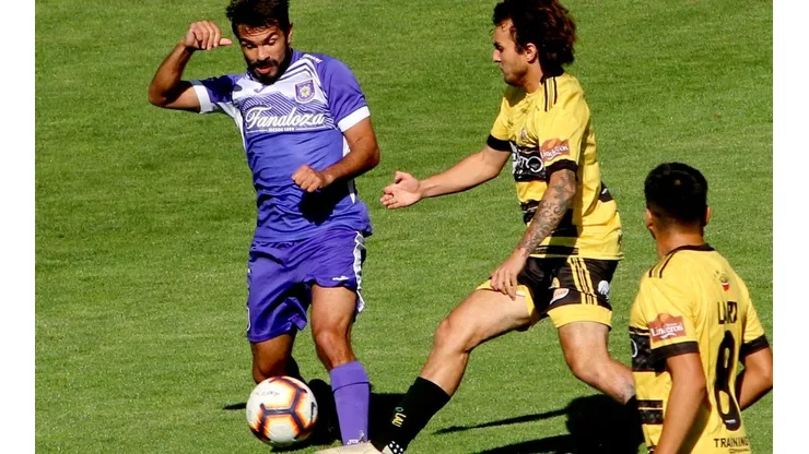 Carlos Encinas está molesto por las denuncias de arreglos de partidos que habría hecho Lautaro de Buin.