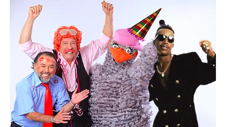 El Profesor Rossa, Guru Guru y Don Carter junto a MC Hammer.