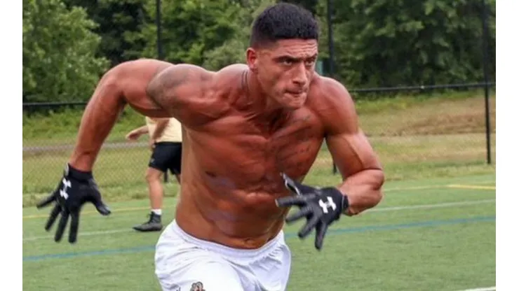 Reyes es el primer chileno en llegar a la NFL.