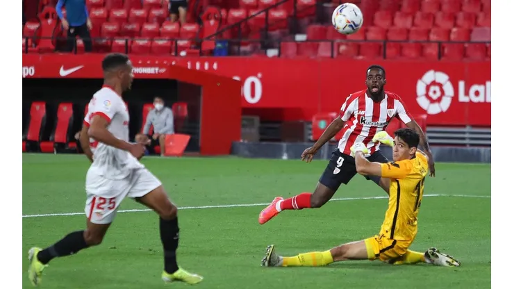 Iñaki Williams define en el único gol del partido