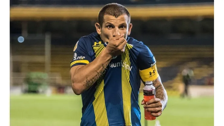 El ex Colo Colo fue vital para el triunfo de Rosario en el clásico.