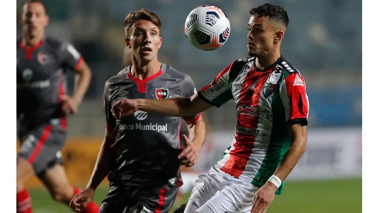 Palestino sufrió una agónica derrota ante Newell's en la Sudamericana y queda colgando en el Grupo F.