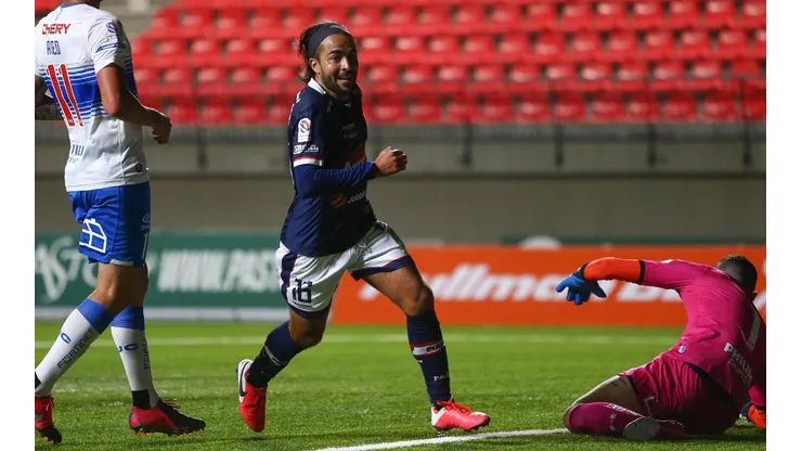 Mathías Vidangossy dejó desparramada a media Universidad Católica y anotó el mejor gol de lo que va del Campeonato Nacional en el triunfo de Melipilla
