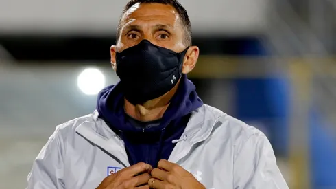 Gustavo Poyet ganó cuatro partidos y perdió tres desde su arribo a Universidad Católica