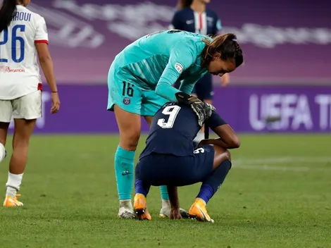 Endler consuela a Katoto tras quedar fuera de Champions