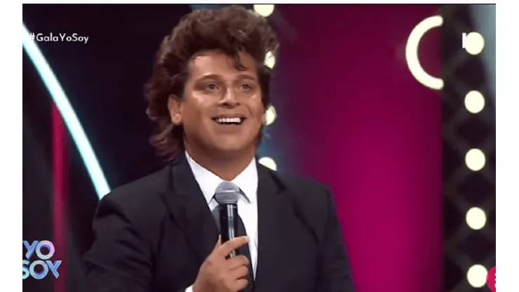 El cantante compartió la noticia en sus redes sociales.
