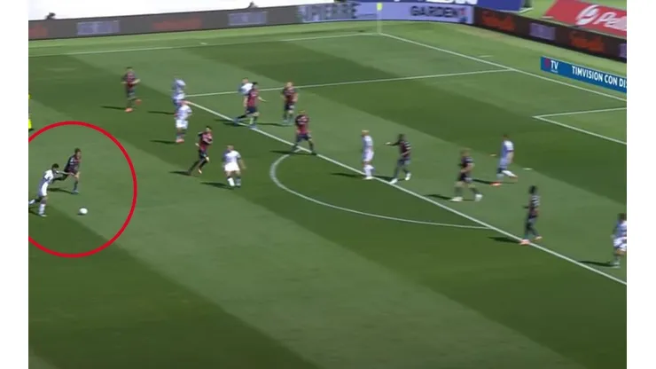 Erick Pulgar provoca un penal frente al Bologna