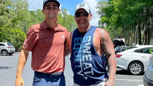 Joaquín Niemann posa junto a Marcelo Ríos para Instagram, en medio de su participación en el Valspar Championship de golf, en Florida (Estados Unidos).
