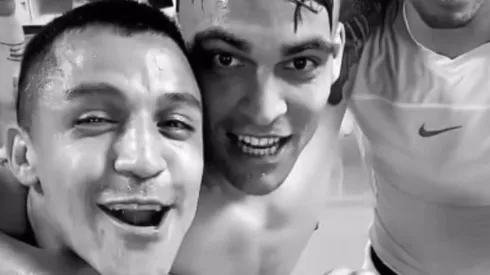 Alexis celebra el acariciar el título de la Serie A