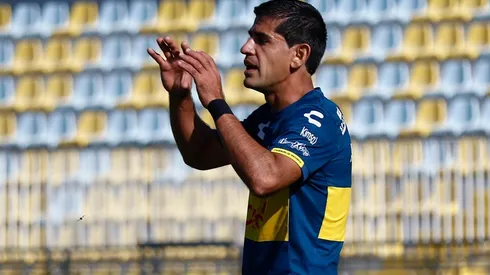 Julio Barroso se fue expulsado por detener una jugada inminente de gol.