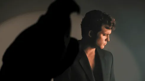 Diego Boneta reviviendo la grabación de Ayer, para Luis Miguel, la serie.