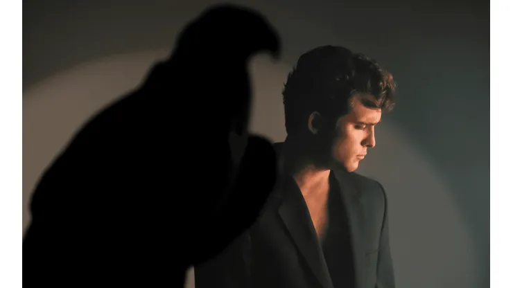 Diego Boneta reviviendo la grabación de Ayer, para Luis Miguel, la serie.