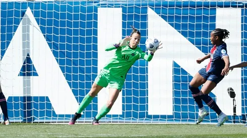 Christiane Endler en la ida contra Barcelona. Este domingo el PSG juega la revancha de las semifinales.