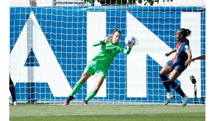 Christiane Endler en la ida contra Barcelona. Este domingo el PSG juega la revancha de las semifinales.