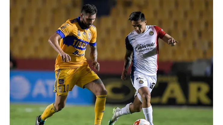 En un choque de gigantes, Chivas recibe a Tigres. Ambos tienen la misión de clasificar a la liguilla.