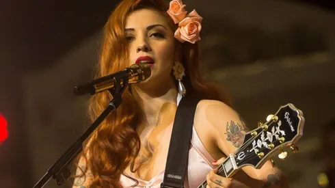 Mon Laferte en los tiempos en que promocionaba La Trenza y revelaba a sus fanáticos que padeció cáncer.