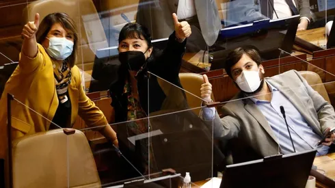 Sesion especial de la Camara de Diputados discute proyecto de orden de apellidos