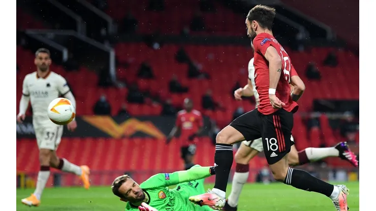 Fernandes anotó luego de una tremenda jugada de Pogba y Cavani