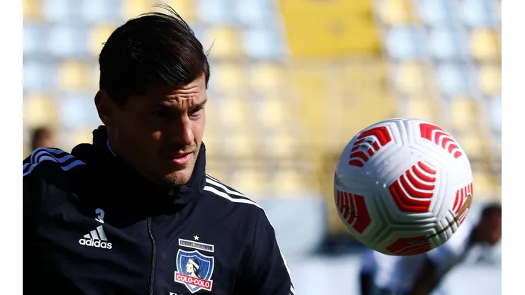 Miiko Albornoz listo para debutar como titular en Colo Colo tras sumar algunos minutos desde la banca.