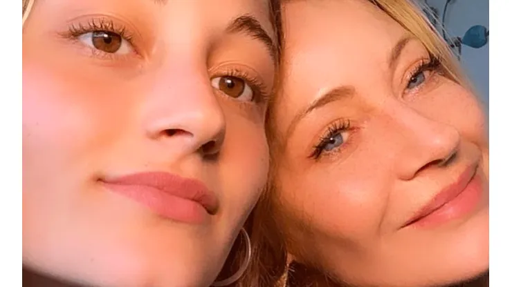 Marcela Vacarezza junto a su hija Florencia Araneda, las protagonistas del viralizado challenge de Tik Tok.