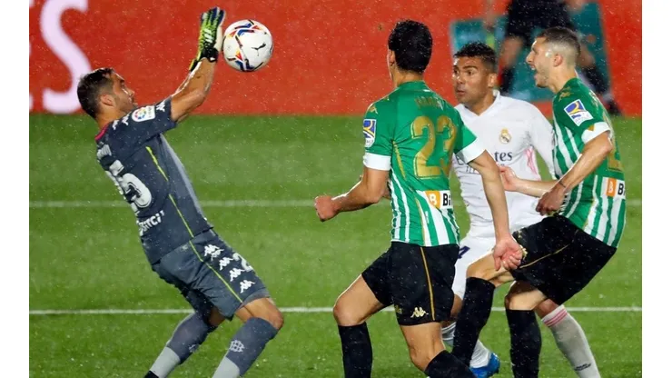Bravo tuvo una gran actuación ante Real Madrid