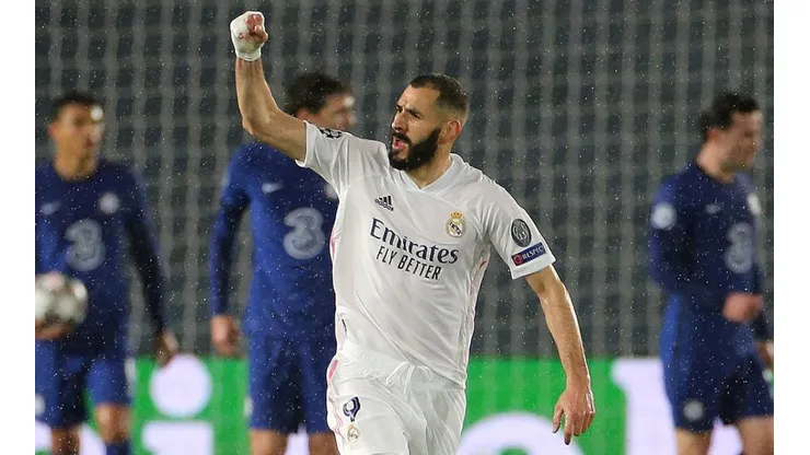 Karim Benzema puso el 1-1 parcial para Real Madrid ante Chelsea por la ida de Champions League.