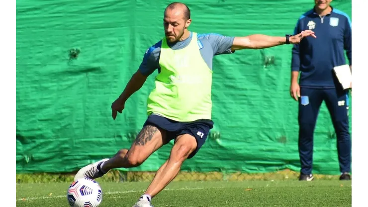 Marcelo Díaz entrena pensando en su regreso a las canchas
